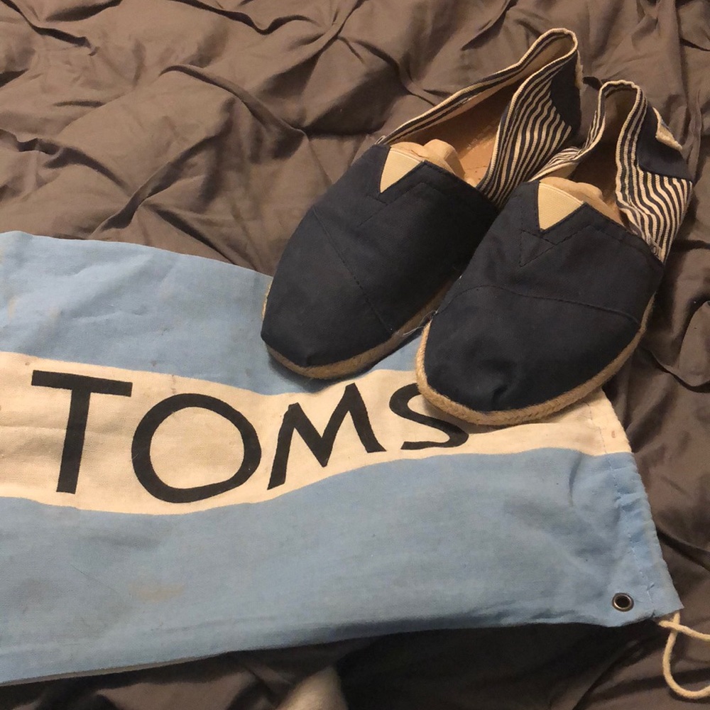 Navy striped Toms
